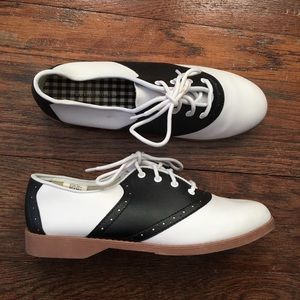 Old School Saddle Oxford Shoes